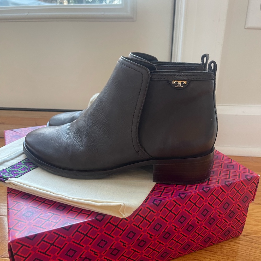 Tory Burch Women's dark brown Ankle Boots size  9